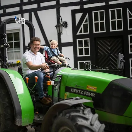 Hof Koehne - Haus Im Glueck Links *